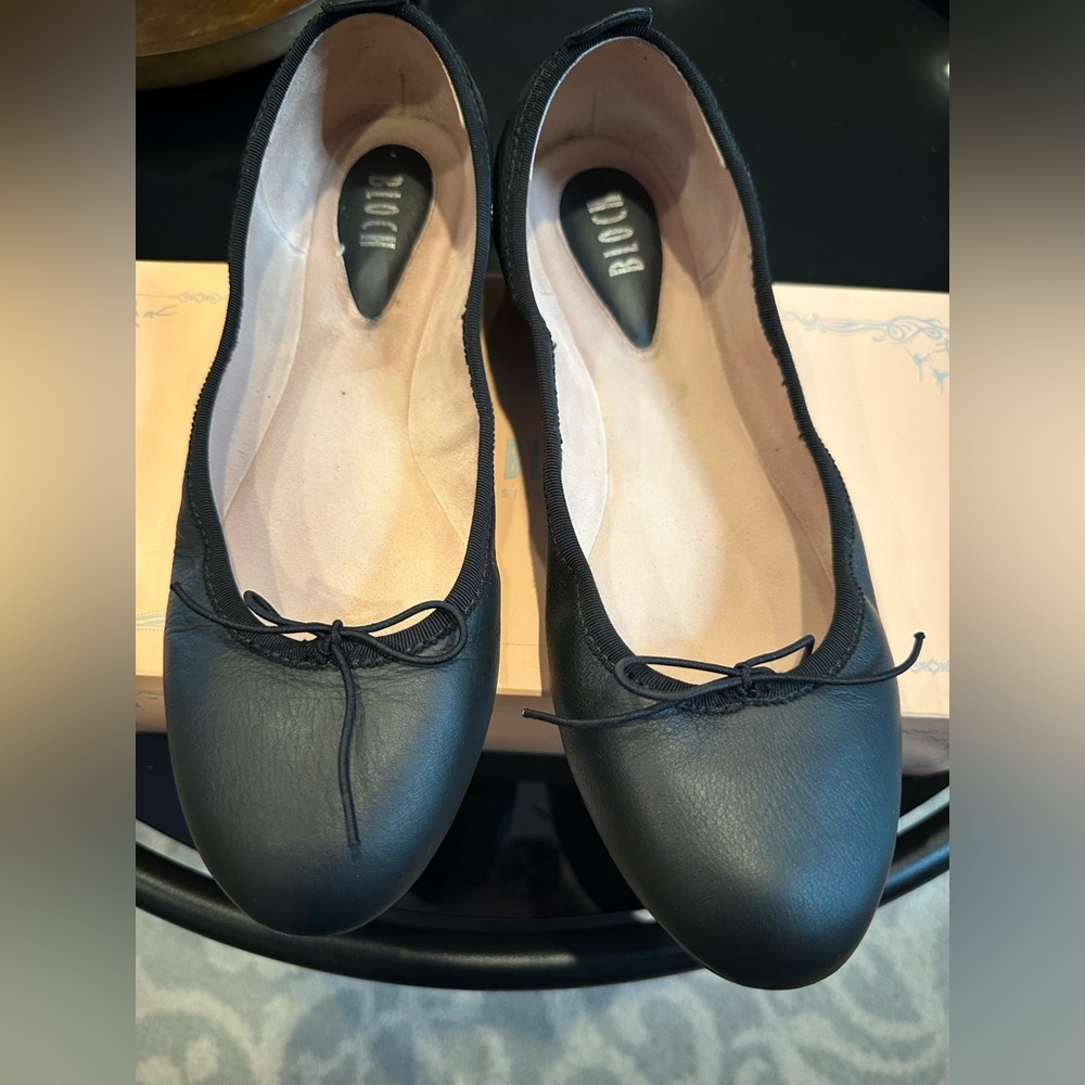 Bloch Black Ballet Flats with Decorative Bow